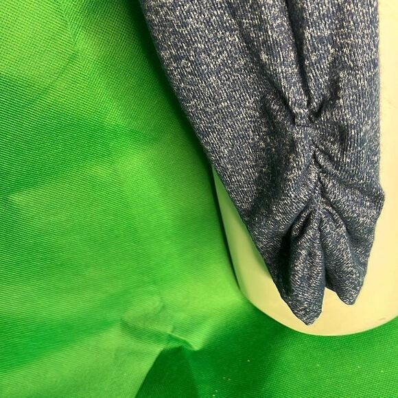 Zella Girls Blue Ling Sleeve Crop Top Small - Picture 9 of 11